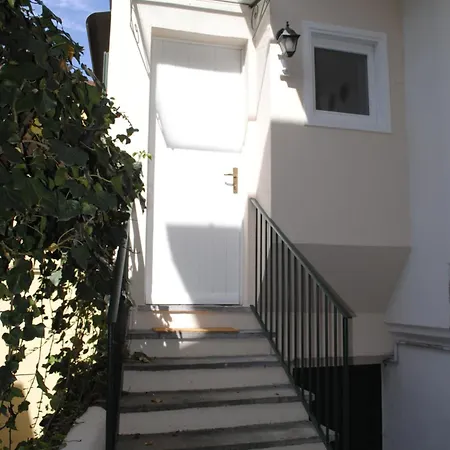 Center Town Apartament *